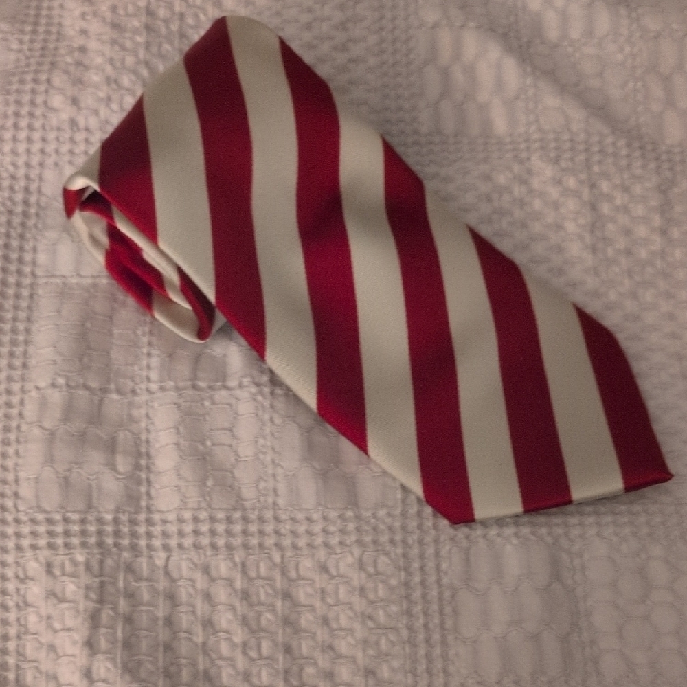 Made In Italy Red and White Striped Silk Tie
